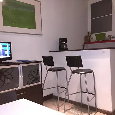 Le Marais Rosiers Apartment Paris