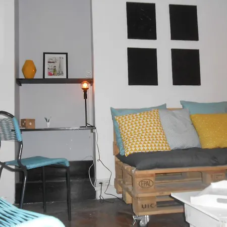 Le Marais Rosiers Apartment Paris