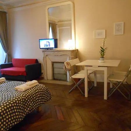 Apartment Le Marais Rosiers Paris