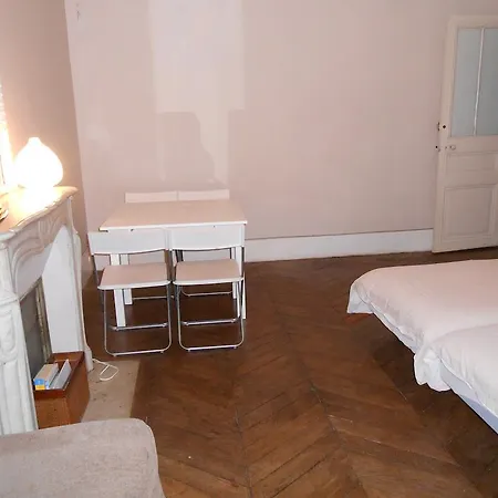 Apartment Le Marais Rosiers Paris
