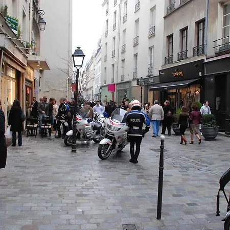 Le Marais Rosiers Paris