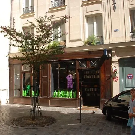 Apartment Le Marais Rosiers Paris