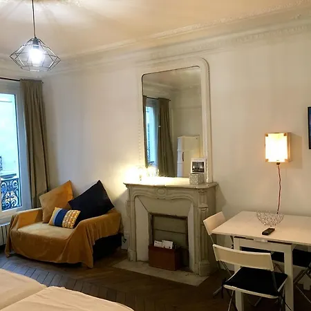 Le Marais Rosiers Paris