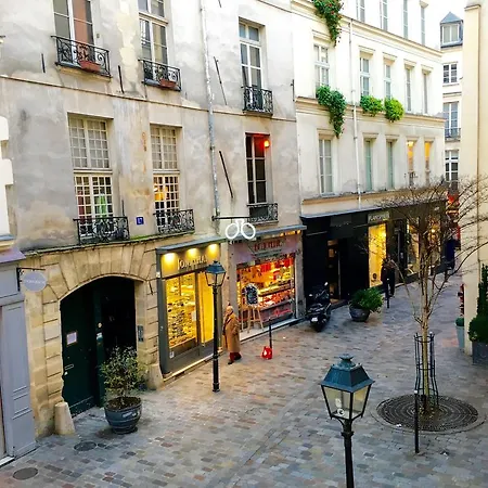 Apartment Le Marais Rosiers Paris