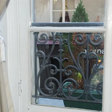 Le Marais Rosiers Paris