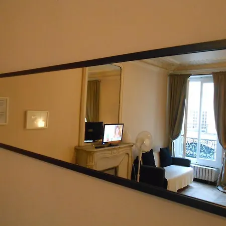 Apartment Le Marais Rosiers Paris